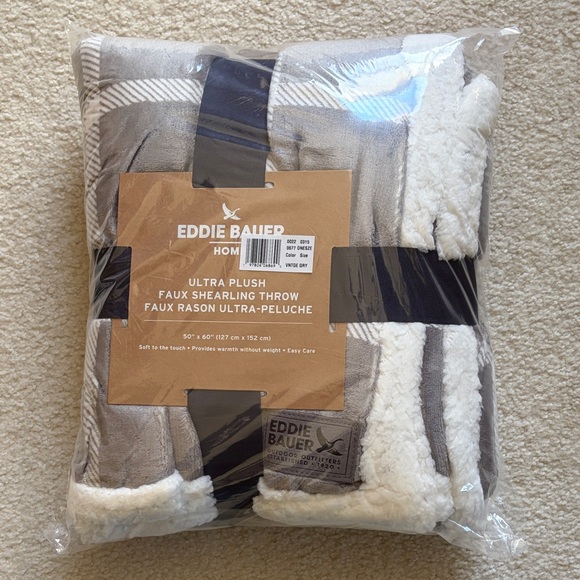 Eddie Bauer Other - Eddie Bauer Ultra Plush Faux Shearling Throw - Gray and White